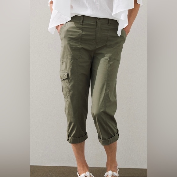 CHICO’S Convertible Poplin Cargo Crops size1.5 = M/10 - Picture 13 of 17